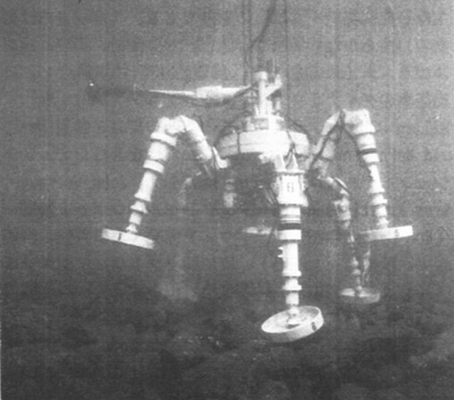 aquarobot-1-x640
