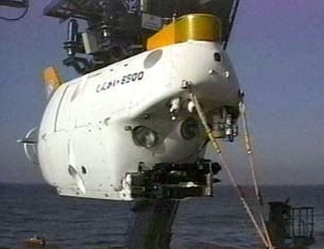 DSV Shinkai6500 Submersible-x640